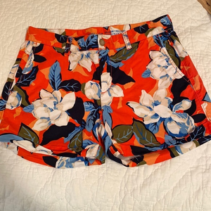 Khakis by Gap Floral‎ shorts